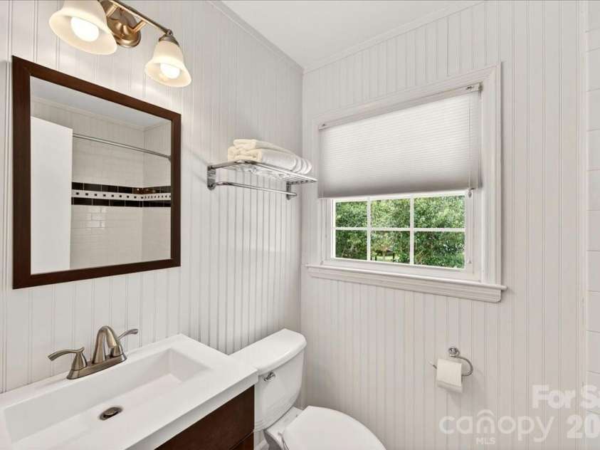 3425 Airlie Street, Charlotte, NC 28205.  MLS# CAR4353108, YatesRealty ID 32700. 