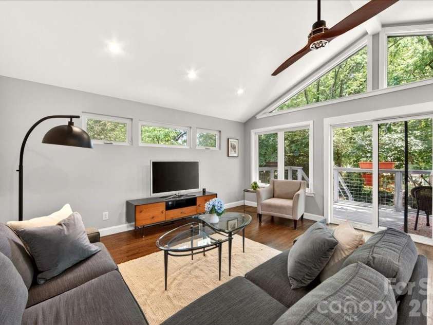 3425 Airlie Street, Charlotte, NC 28205.  MLS# CAR4353108, YatesRealty ID 32700. 