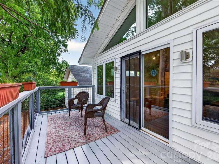 3425 Airlie Street, Charlotte, NC 28205.  MLS# CAR4353108, YatesRealty ID 32700. 