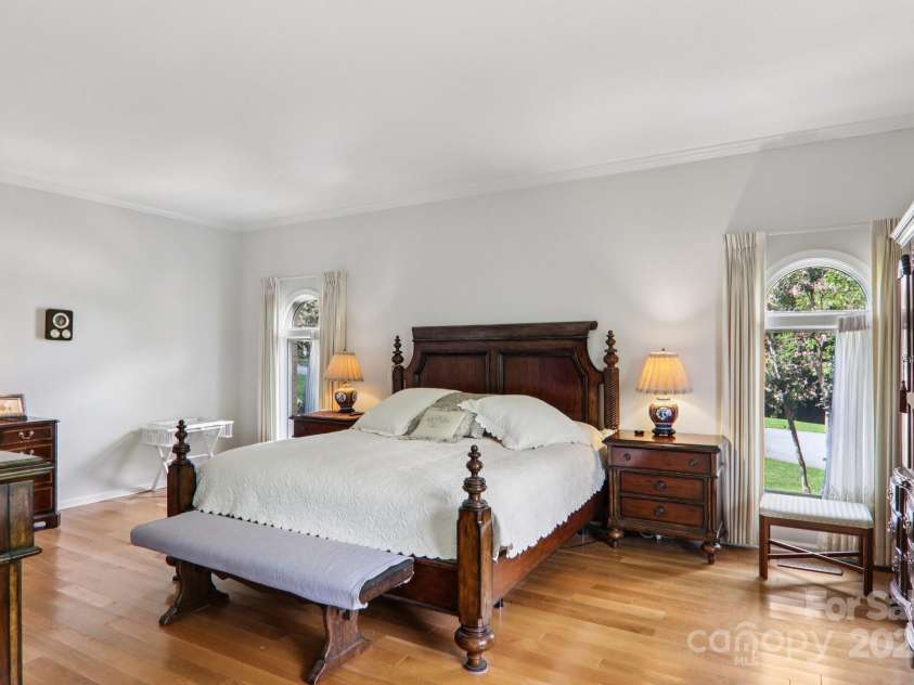 18 Thornapple Drive, Hendersonville, NC 28739.  MLS# CAR4292441, YatesRealty ID 32701. 