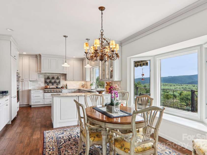 18 Thornapple Drive, Hendersonville, NC 28739.  MLS# CAR4292441, YatesRealty ID 32701. 