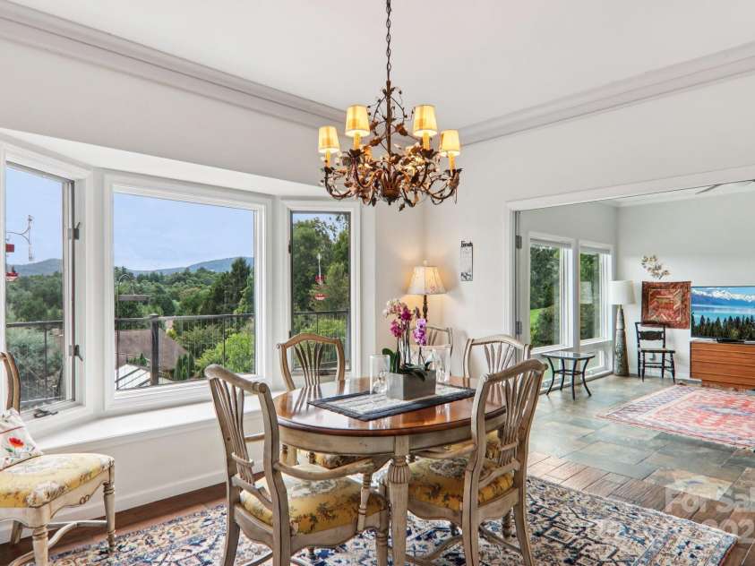 18 Thornapple Drive, Hendersonville, NC 28739.  MLS# CAR4292441, YatesRealty ID 32701. 