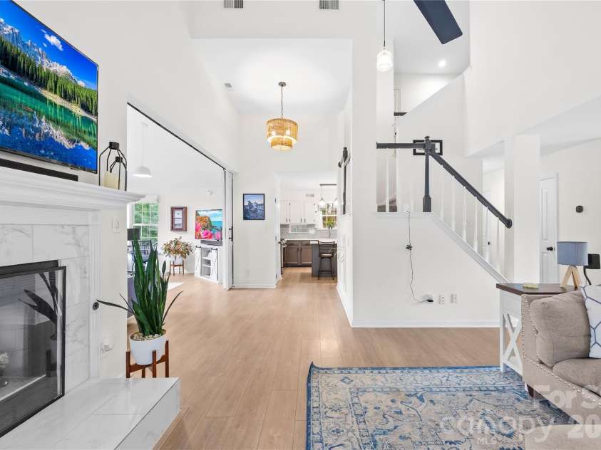 801 Mill Run Drive, Charlotte, NC 28209.  MLS# CAR4388194, YatesRealty ID 32701. 
