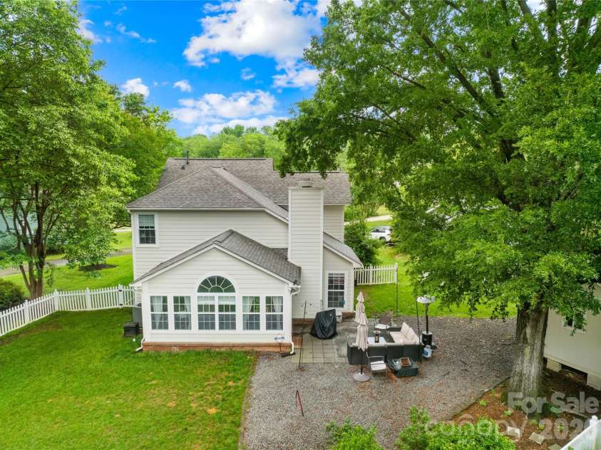 801 Mill Run Drive, Charlotte, NC 28209.  MLS# CAR4388194, YatesRealty ID 32701. 