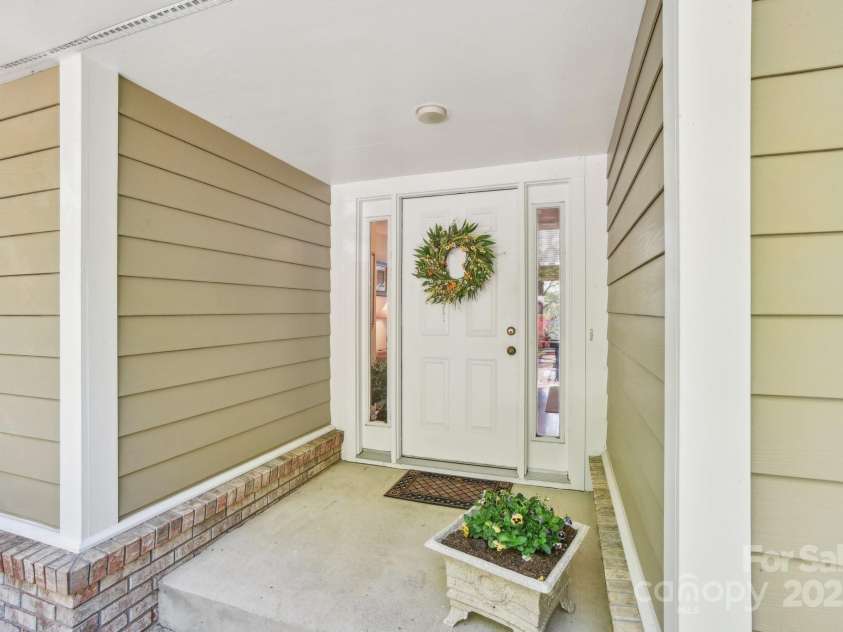 320 Dawnbrook Drive, Flat Rock, NC 28731.  MLS# CAR4283000, YatesRealty ID 32703. 