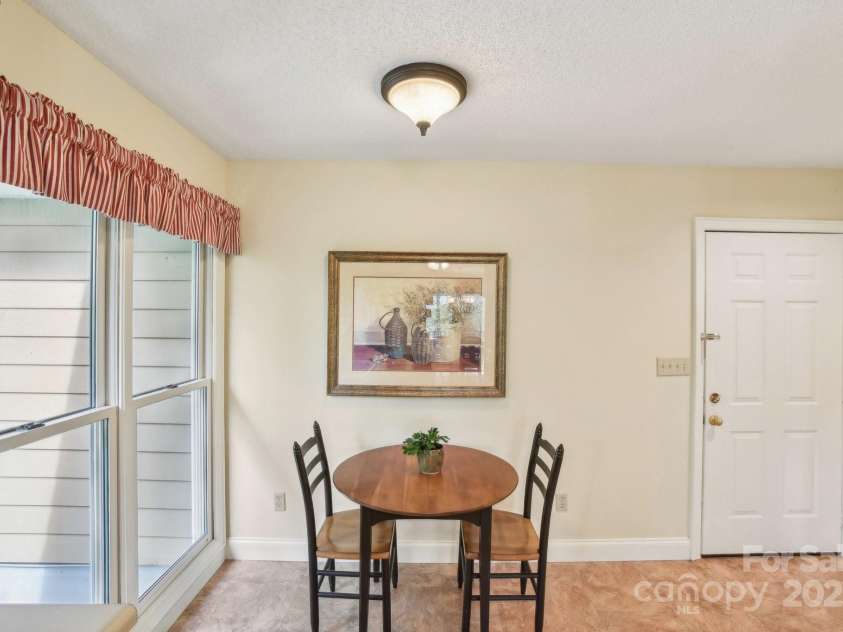 320 Dawnbrook Drive, Flat Rock, NC 28731.  MLS# CAR4283000, YatesRealty ID 32703. 