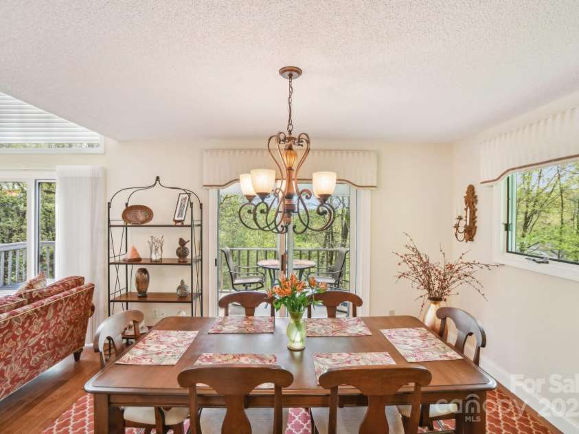 320 Dawnbrook Drive, Flat Rock, NC 28731.  MLS# CAR4283000, YatesRealty ID 32703. 