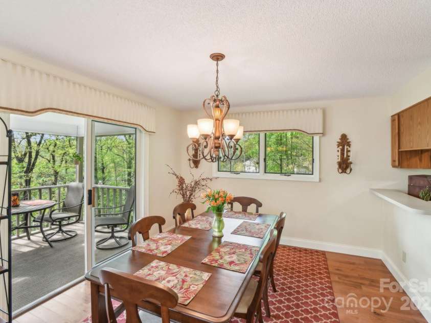 320 Dawnbrook Drive, Flat Rock, NC 28731.  MLS# CAR4283000, YatesRealty ID 32703. 