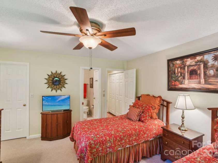 320 Dawnbrook Drive, Flat Rock, NC 28731.  MLS# CAR4283000, YatesRealty ID 32703. 