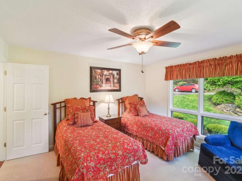 320 Dawnbrook Drive, Flat Rock, NC 28731.  MLS# CAR4283000, YatesRealty ID 32703. 