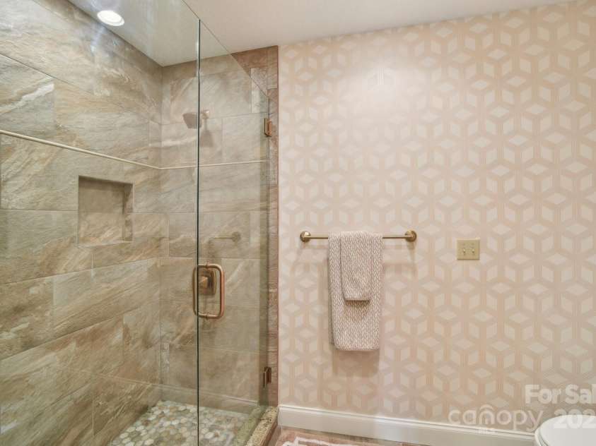 320 Dawnbrook Drive, Flat Rock, NC 28731.  MLS# CAR4283000, YatesRealty ID 32703. 