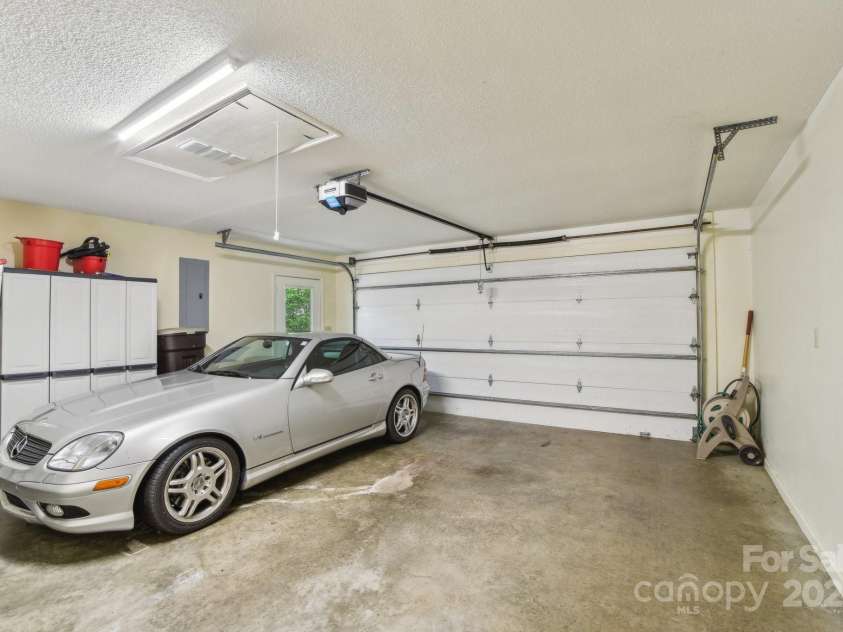 320 Dawnbrook Drive, Flat Rock, NC 28731.  MLS# CAR4283000, YatesRealty ID 32703. 