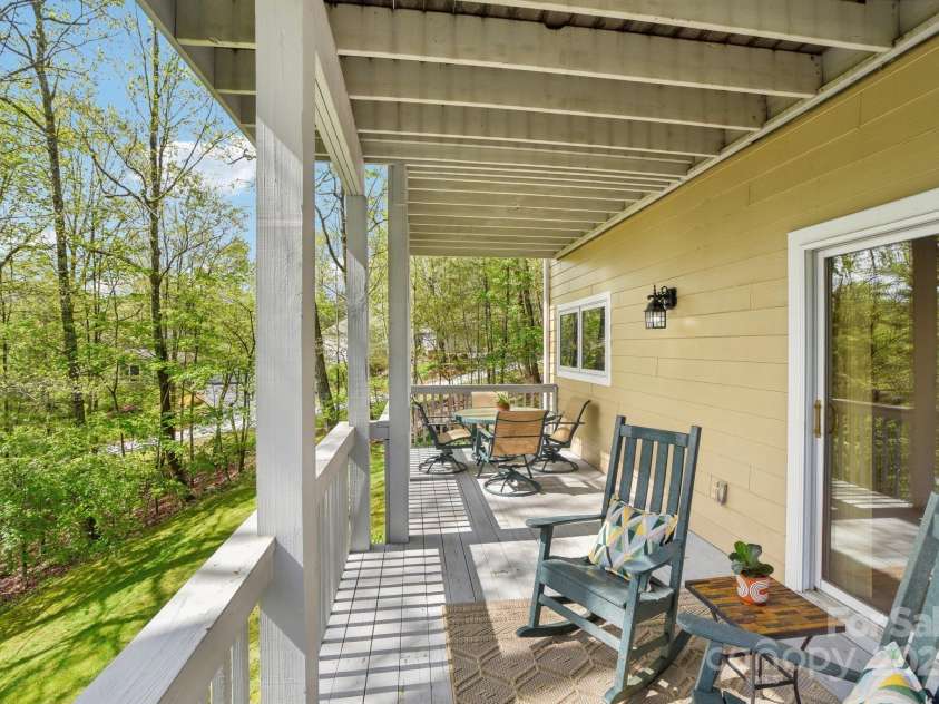 320 Dawnbrook Drive, Flat Rock, NC 28731.  MLS# CAR4283000, YatesRealty ID 32703. 