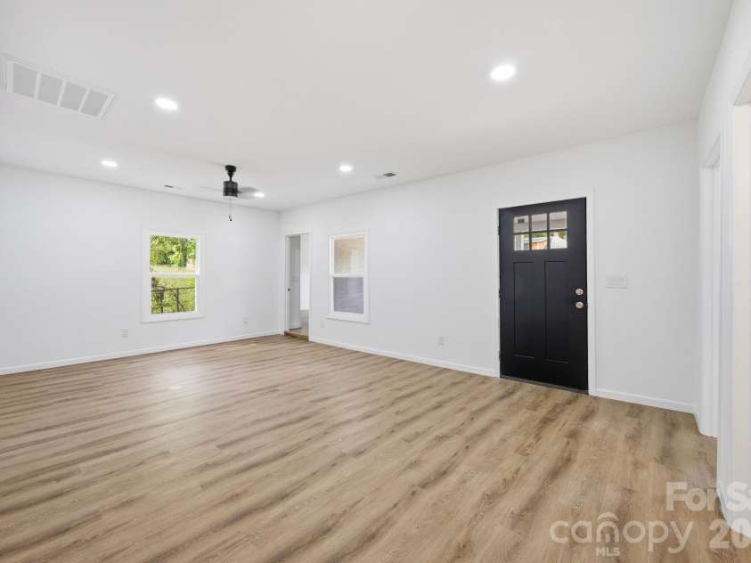 304 Ashford Street, Chester, SC 29706.  MLS# CAR4365506, YatesRealty ID 32704. 