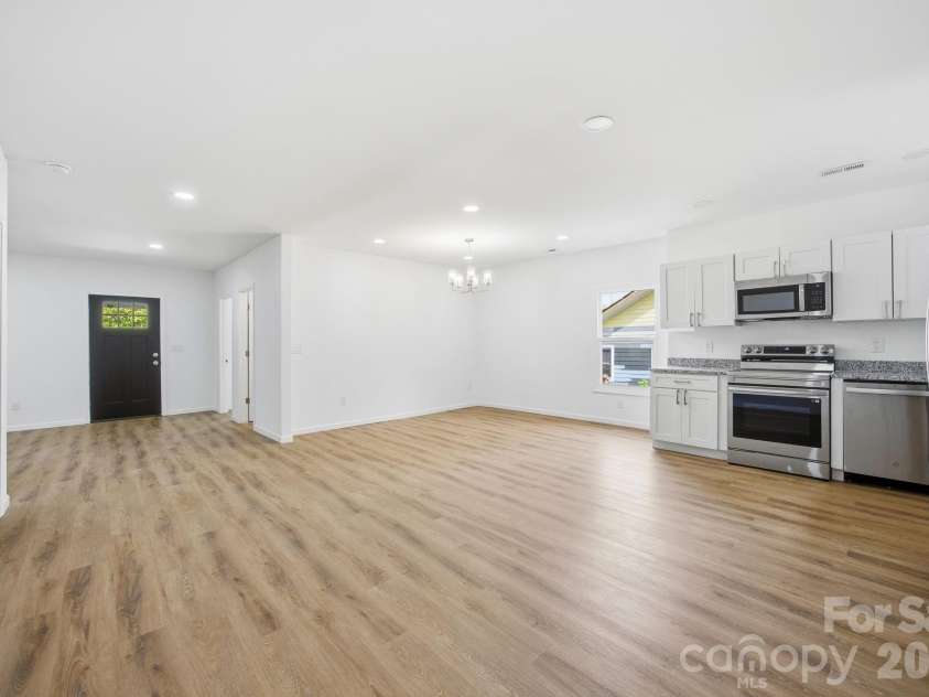 304 Ashford Street, Chester, SC 29706.  MLS# CAR4365506, YatesRealty ID 32704. 