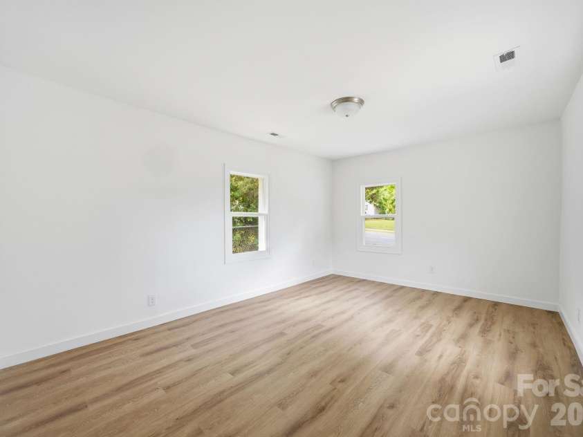 304 Ashford Street, Chester, SC 29706.  MLS# CAR4365506, YatesRealty ID 32704. 