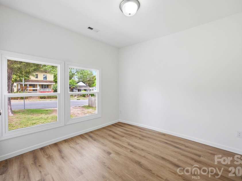 304 Ashford Street, Chester, SC 29706.  MLS# CAR4365506, YatesRealty ID 32704. 