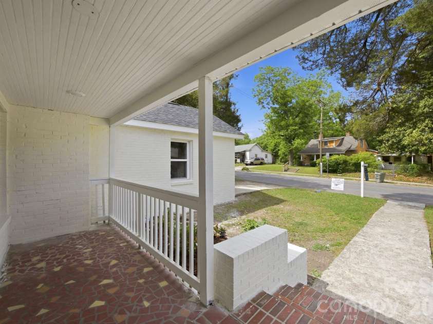 304 Ashford Street, Chester, SC 29706.  MLS# CAR4365506, YatesRealty ID 32704. 