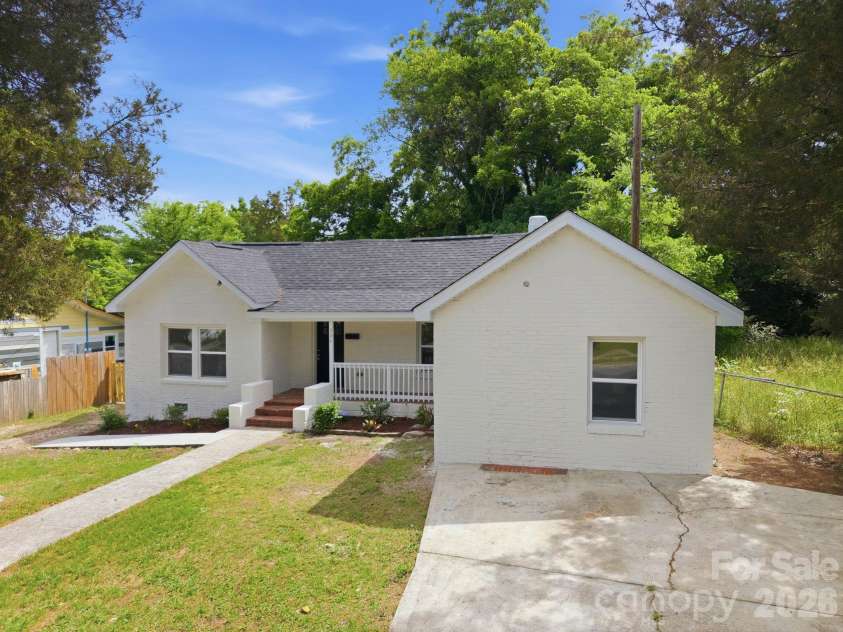 304 Ashford Street, Chester, SC 29706.  MLS# CAR4365506, YatesRealty ID 32704. 