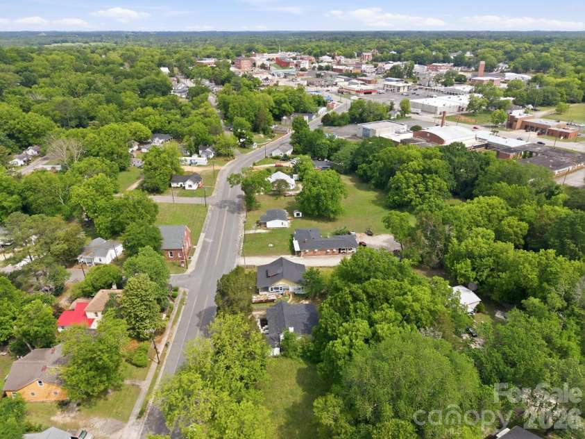 304 Ashford Street, Chester, SC 29706.  MLS# CAR4365506, YatesRealty ID 32704. 