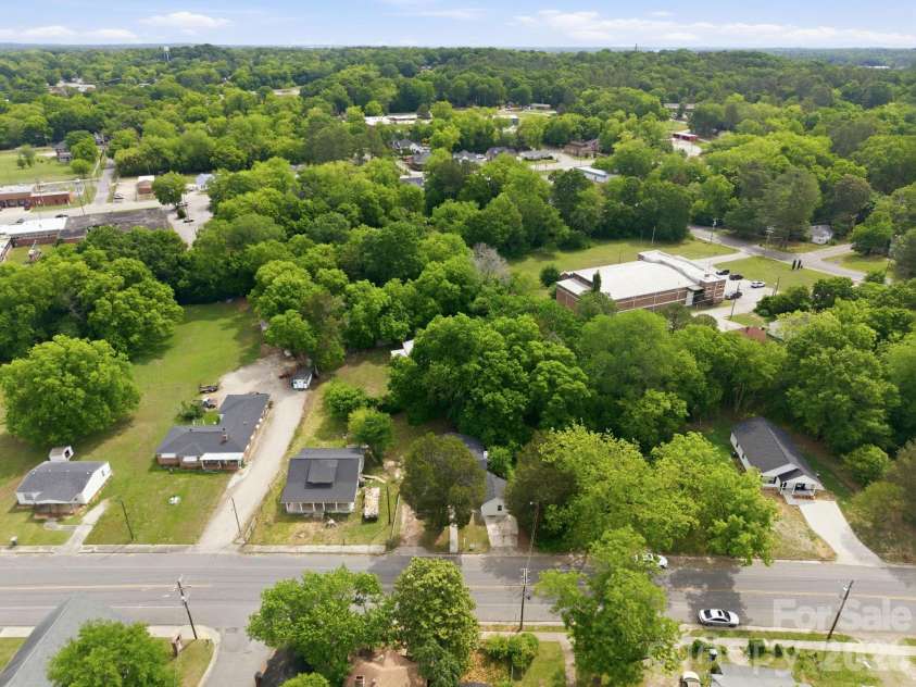 304 Ashford Street, Chester, SC 29706.  MLS# CAR4365506, YatesRealty ID 32704. 