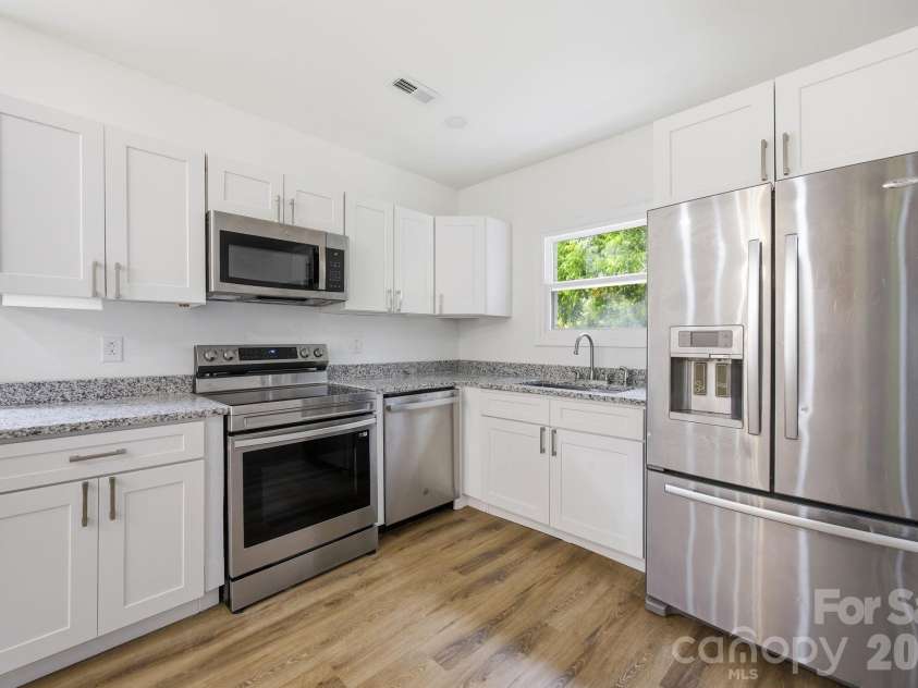 304 Ashford Street, Chester, SC 29706.  MLS# CAR4365506, YatesRealty ID 32704. Updated Kitchen
