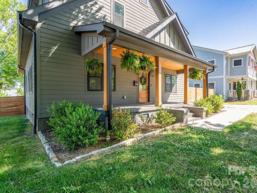 3501 Warp Street, Charlotte, NC 28205.  MLS# CAR4371238, YatesRealty ID 32705. 