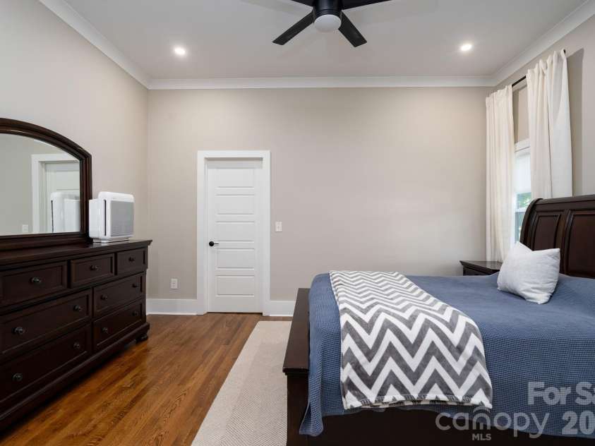3501 Warp Street, Charlotte, NC 28205.  MLS# CAR4371238, YatesRealty ID 32705. 