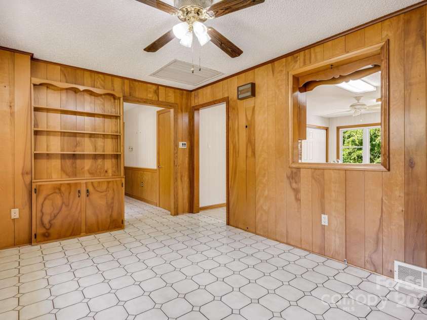 58 Blue Ridge Assembly Drive, Black Mountain, NC 28711.  MLS# CAR4292057, YatesRealty ID 32705. 