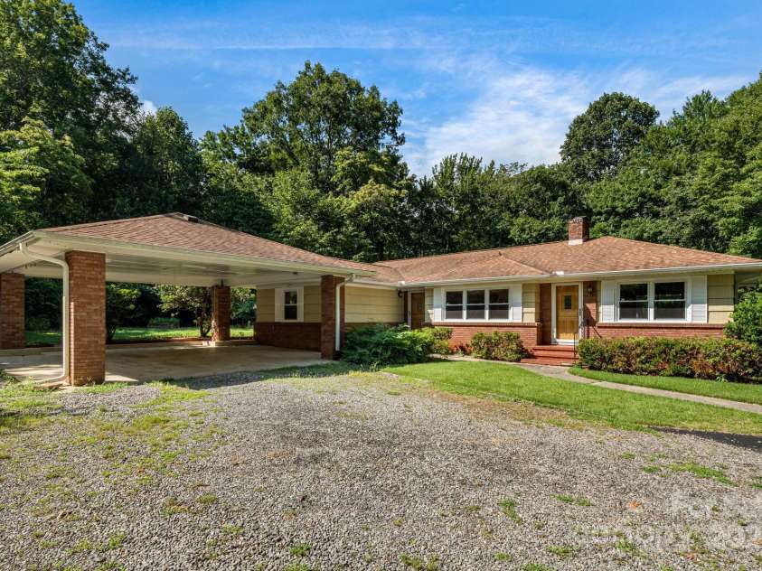 58 Blue Ridge Assembly Drive, Black Mountain, NC 28711.  MLS# CAR4292057, YatesRealty ID 32705. 