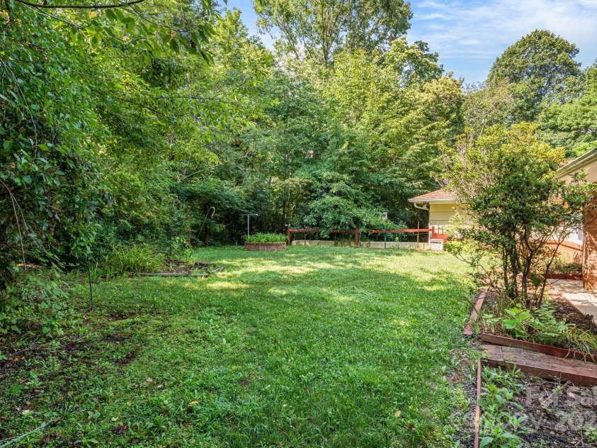 58 Blue Ridge Assembly Drive, Black Mountain, NC 28711.  MLS# CAR4292057, YatesRealty ID 32705. 