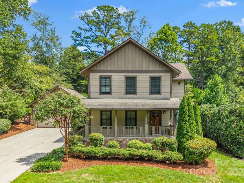 109 Zander Way, Asheville, NC 28805.  MLS# CAR4292315, YatesRealty ID 32706. 109 Zander Way