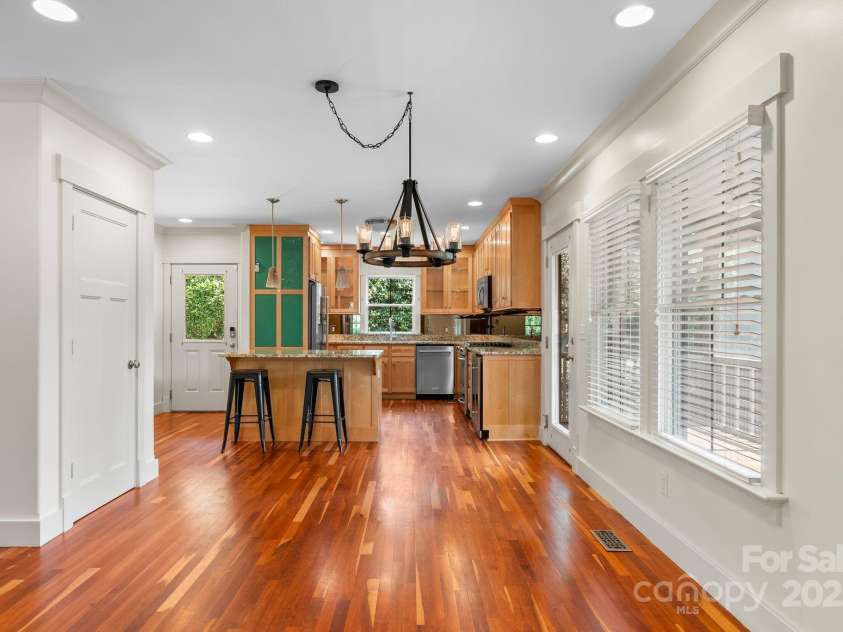 109 Zander Way, Asheville, NC 28805.  MLS# CAR4292315, YatesRealty ID 32706. Dining room area 