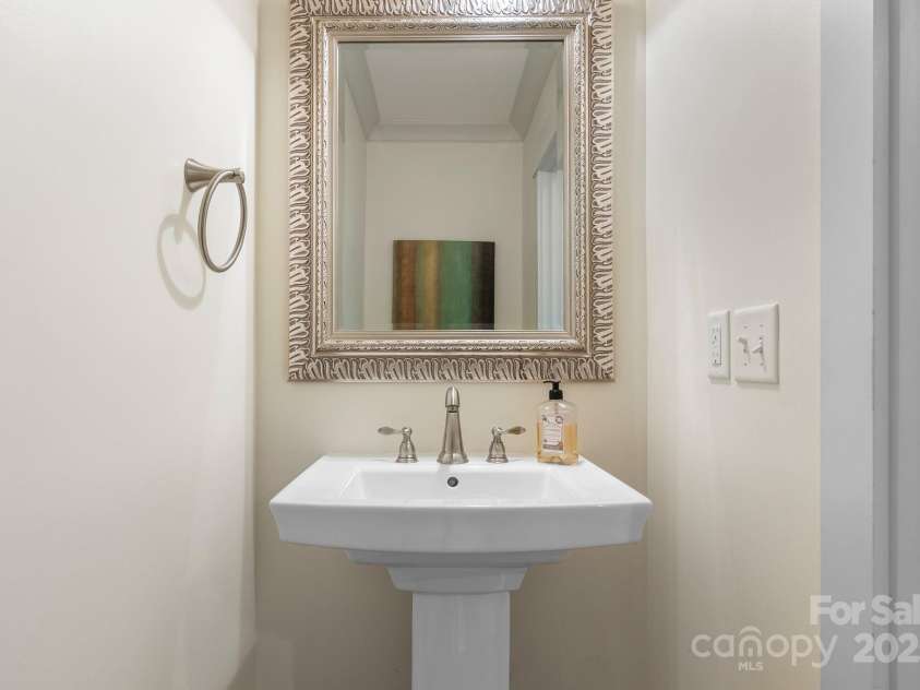 109 Zander Way, Asheville, NC 28805.  MLS# CAR4292315, YatesRealty ID 32706. Hall 1/2 bath on the main level