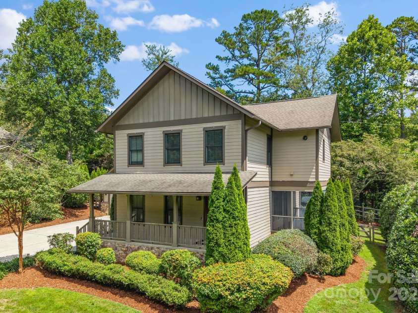 109 Zander Way, Asheville, NC 28805.  MLS# CAR4292315, YatesRealty ID 32706. Tons of curb appeal