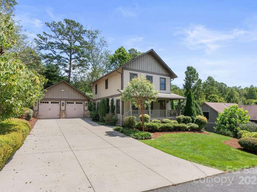 109 Zander Way, Asheville, NC 28805.  MLS# CAR4292315, YatesRealty ID 32706. Walkable neighborhood