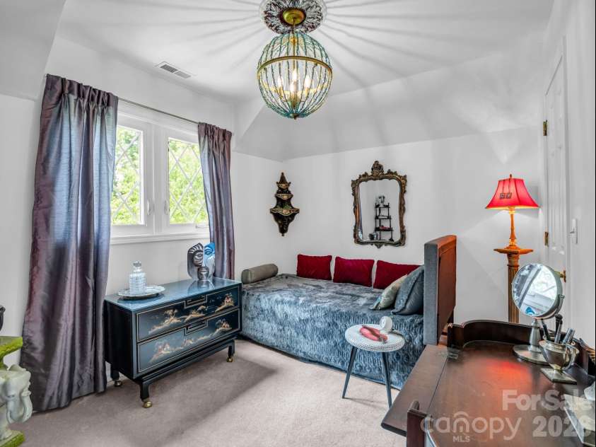 8 Sunny Ridge Drive, Asheville, NC 28804.  MLS# CAR4389104, YatesRealty ID 32706. Upper level second bedroom