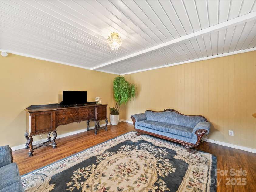 3510 Flint Drive, Statesville, NC 28677.  MLS# CAR4287635, YatesRealty ID 32707. 
