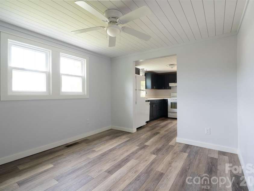 250 Oakdale Street, Brevard, NC 28712.  MLS# CAR4396245, YatesRealty ID 32708. 