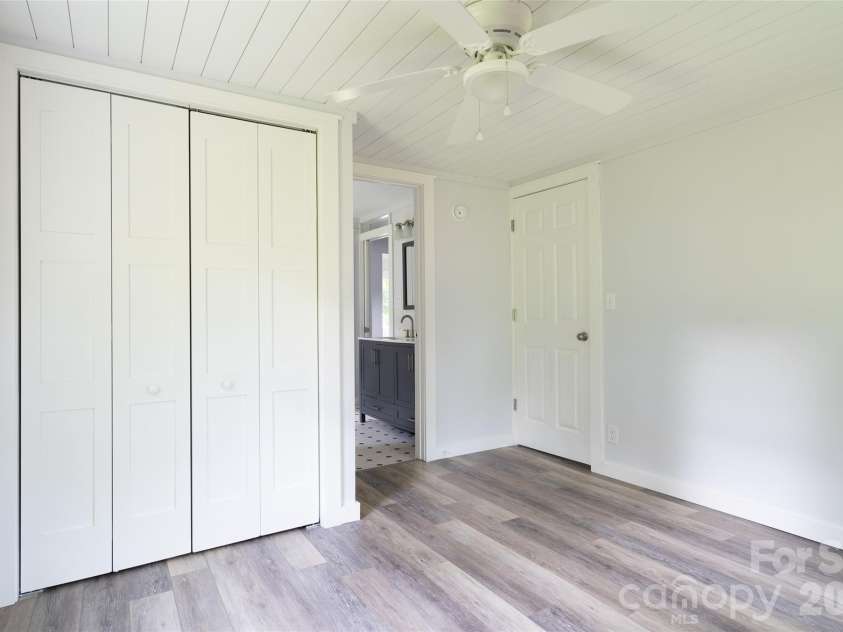 250 Oakdale Street, Brevard, NC 28712.  MLS# CAR4396245, YatesRealty ID 32708. 