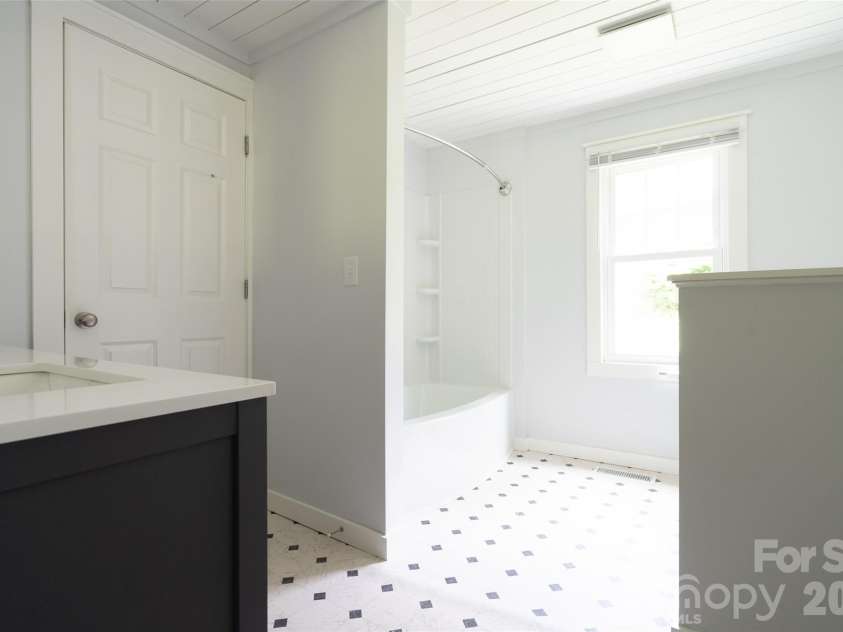250 Oakdale Street, Brevard, NC 28712.  MLS# CAR4396245, YatesRealty ID 32708. 