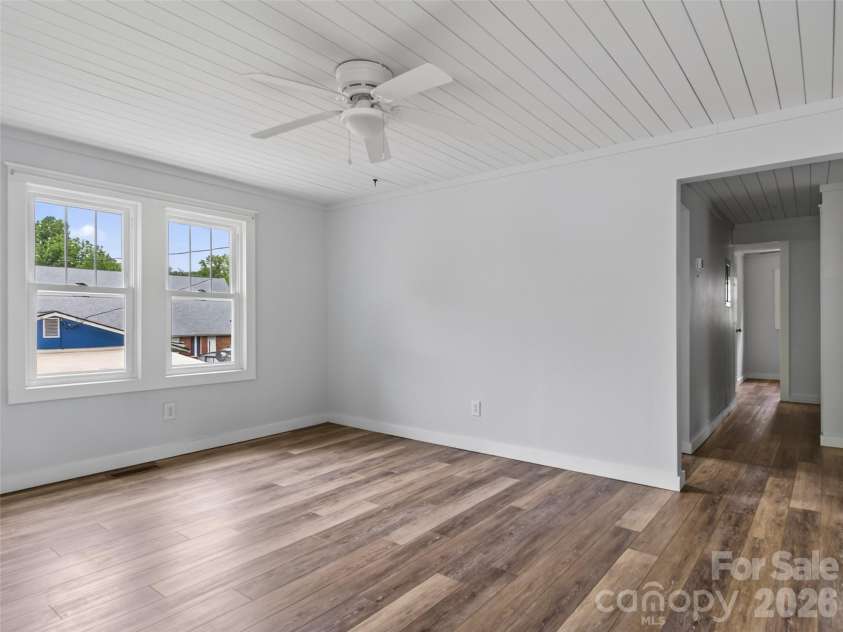 250 Oakdale Street, Brevard, NC 28712.  MLS# CAR4396245, YatesRealty ID 32708. 