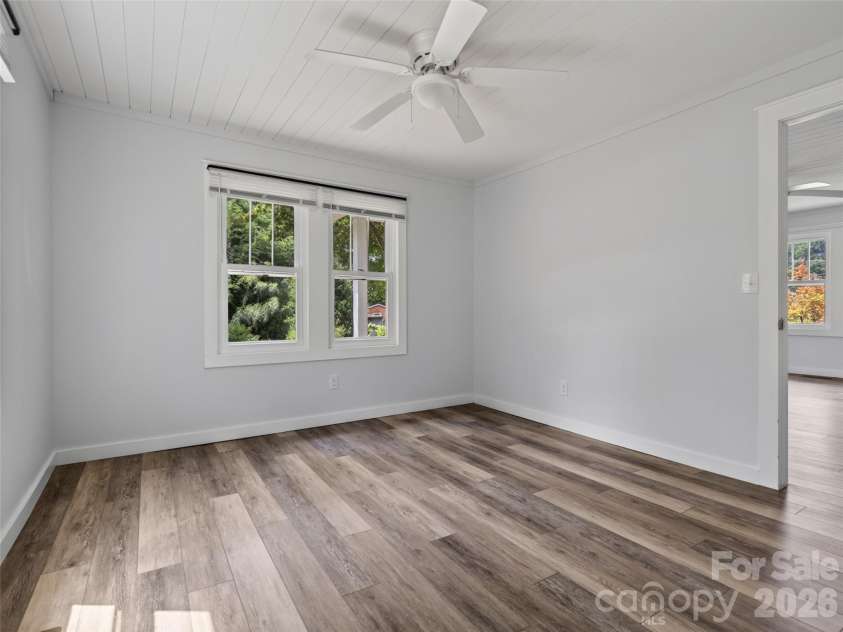 250 Oakdale Street, Brevard, NC 28712.  MLS# CAR4396245, YatesRealty ID 32708. 