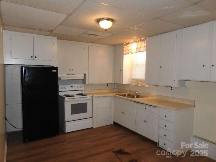 301 Meredith Drive, Trinity, NC 27370.  MLS# CAR4283422, YatesRealty ID 32708. 
