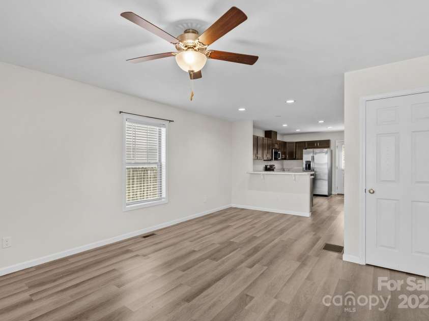 21 Lillie Farm Lane, Weaverville, NC 28787.  MLS# CAR4285857, YatesRealty ID 32709. 