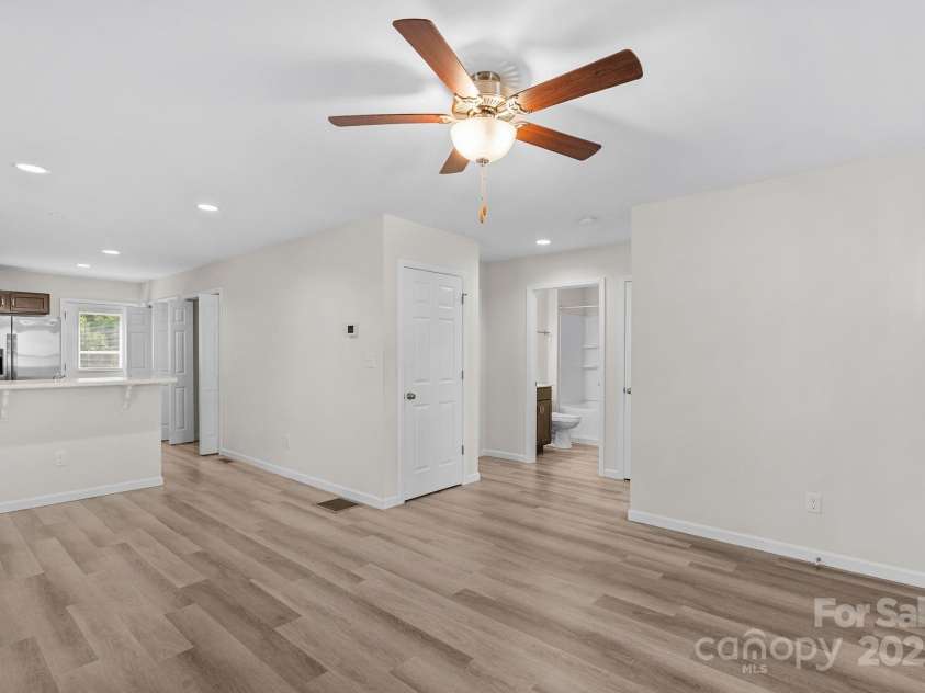 21 Lillie Farm Lane, Weaverville, NC 28787.  MLS# CAR4285857, YatesRealty ID 32709. 