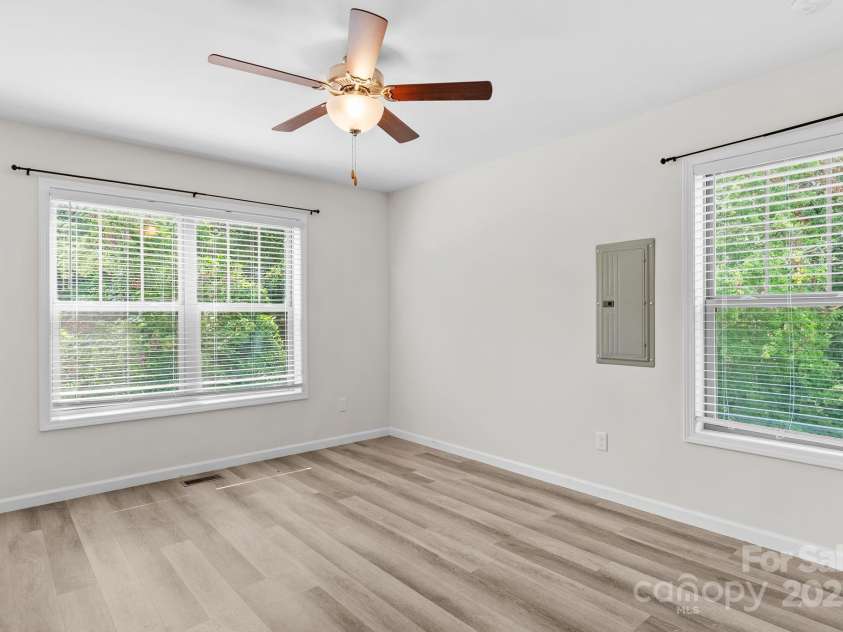 21 Lillie Farm Lane, Weaverville, NC 28787.  MLS# CAR4285857, YatesRealty ID 32709. 