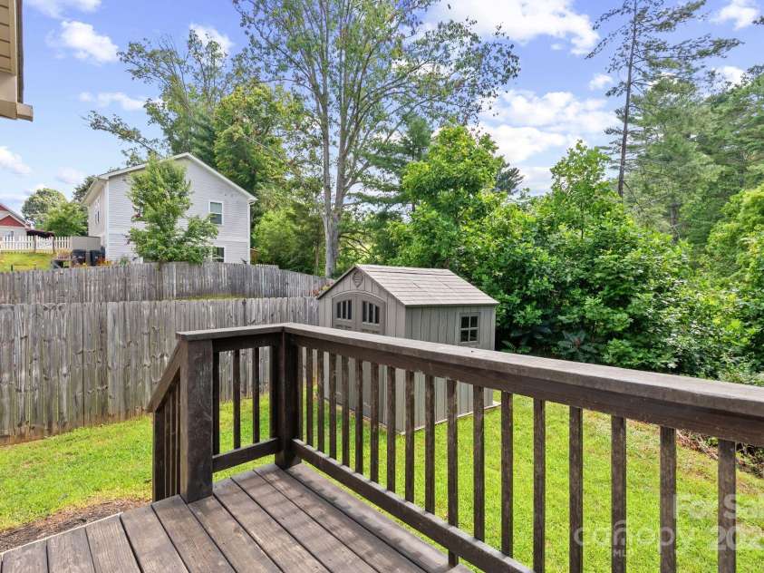 21 Lillie Farm Lane, Weaverville, NC 28787.  MLS# CAR4285857, YatesRealty ID 32709. 