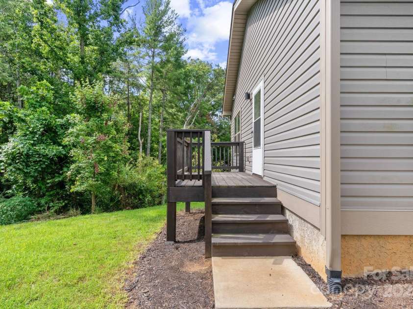 21 Lillie Farm Lane, Weaverville, NC 28787.  MLS# CAR4285857, YatesRealty ID 32709. 