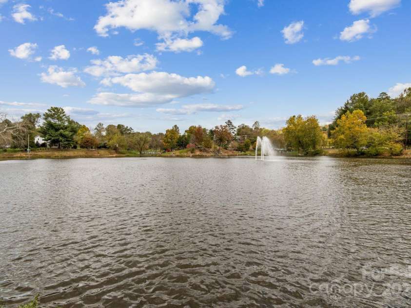 21 Lillie Farm Lane, Weaverville, NC 28787.  MLS# CAR4285857, YatesRealty ID 32709. 